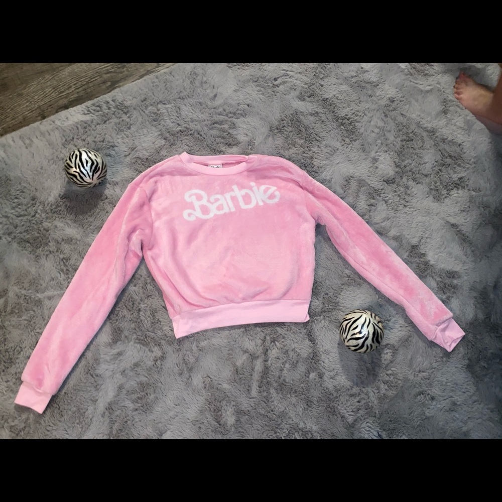 Barbie pink sweater